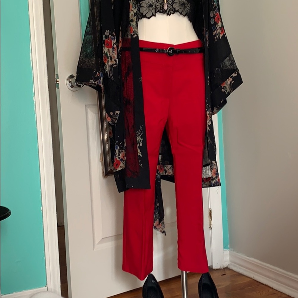 Red capris - Picture 2 of 5